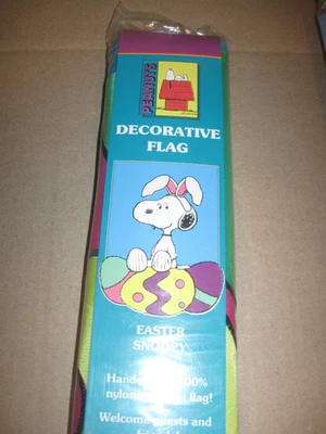 Snoopy Easter Egg 1998  Yard Flag/ New Sealed Package  28'' X 40 CHARLIE BROWN - Image 1 of 4