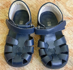 UNISEX LEATHER ENGLISH FISHERMAN SANDALS NAVY ANGEL 6 TODDLER - Picture 1 of 6