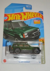 HOT WHEELS 2022 BAJA BLAZERS 10/10 - ' 95 JEEP CHEROKEE DARK GREEN - Picture 1 of 5