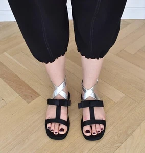 Sandalias PRADA Sandalias Negro JAPÓN Talla 39 Schwarz Satin Silver Leather SS 2013 - Imagen 1 de 8