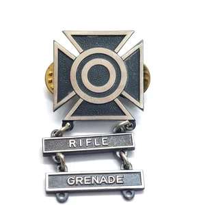 Gewehr Granate Schießnadel Militär Qualifikation Sachverständigenmedaille Silber gefüllt - Bild 1 von 3
