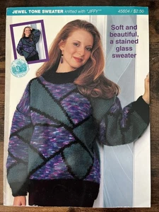 Schmuckfarbener Pullover + 2 weitere & Mütze - Garne der Löwenmarke #45604 Strickmuster - Bild 1 von 2
