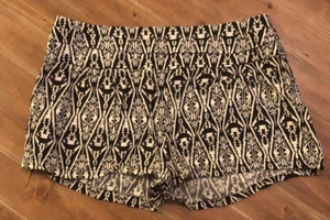 Charlotte Russe Shorts ~ Size Medium ~ 29” Waist ~ Black & White - Picture 1 of 6