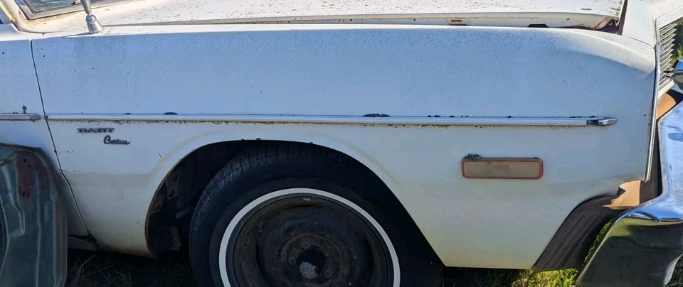 Dodge Dart Swinger 1973 1974 1975 1976 deportivo guardabarros pasajero derecho OEM Foto 1 de 4