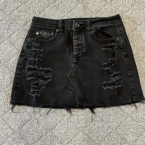 Minifalda de mezclilla American Eagle para mujer talla 2 negra con botones desgastados - Imagen 1 de 10