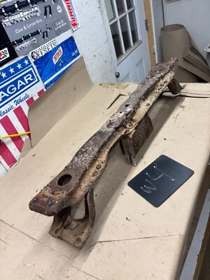 1980-1997 FORD F150 F250 F350 REG CAB MOUNT CROSSMEMBER FRAME RAIL BODY MOUNT 91 - Image 1 of 4