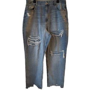 American Eagle Curvy Mom Jeans Size 18 Regular Ripped Style Light Wash - Picture 1 of 6