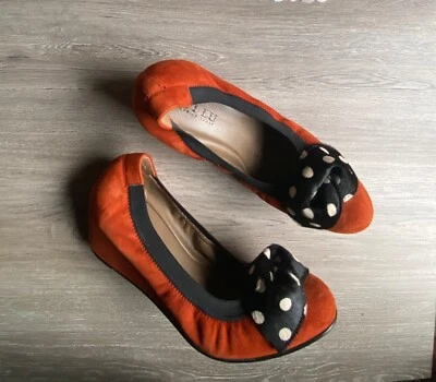 Zapatos de salón Anyi Lu Rosie de gamuza con cuña talla 37,5/US 7 naranja y negro a lunares retro  Foto 1 de 4