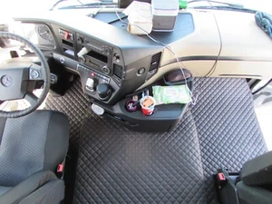 Fußmatten für Mercedes ACTROS MP4 MP5 AUTOMAT UNTER ZWEI STUFEN LHD BRAUN - Bild 1 von 2