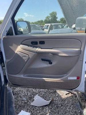 00-07 GMC Yukon Sierra Chevy Silverado Avalanche Panel de puerta de pasajero delantero tostado Foto 1 de 4