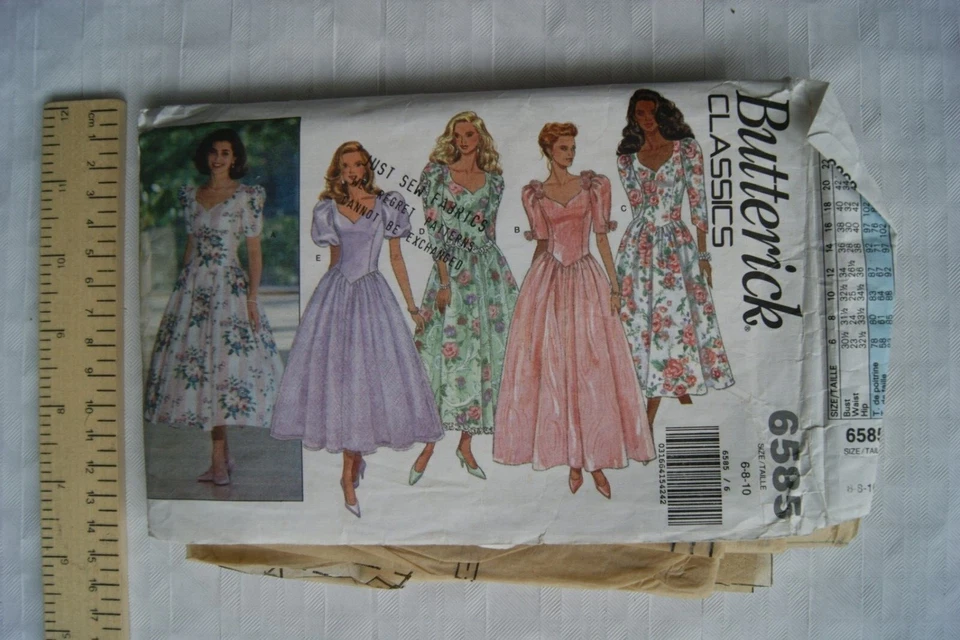 1993 Butterick pattern No. 6585, Classic misses petite dresses, size 6 to 10 - Image 1 of 1
