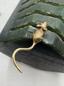 14 Karat Gold Maus mit einem langen Schwanz Pin - Bild 1 von 8