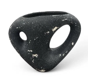"Florero de cerámica artística Mid Century Brutalist texturizado negro moteado estudio 9"" moderno" - Imagen 1 de 5