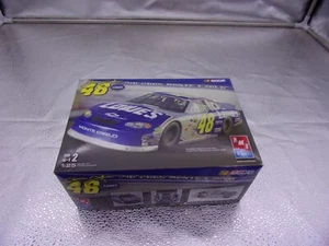 1:25 Jimmie Johnson #48 2005 Monte Carlo Plastic Car Kit NEW - Picture 1 of 1