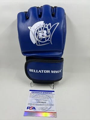 Muhammed Lawal King Mo Signed Bellator MMA Glove PSA/DNA - Image 1 of 2