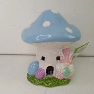 Hobby Lobby Casa dei funghi di Pasqua gnomo coniglio ceramica blu nuovo con etichette si illumina - Foto 1 di 11