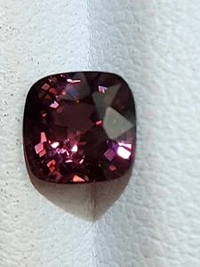 Glittering pink spinel gemstone - faceted natural Spinel 1.35 CTS - Picture 1 of 10