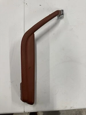 1972-89 梅赛德斯-奔驰 R107 右乘客侧门扶手 1079701401 560SL — 第 1/3 张图片