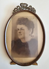 Cadre photo antique en laiton avec verre à dôme par Royal M. Mfg. Co 6,25 x 4,25"