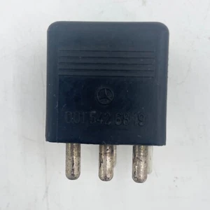 Genuine Mercedes-Benz 0015426819 Fan Relay - Picture 1 of 3