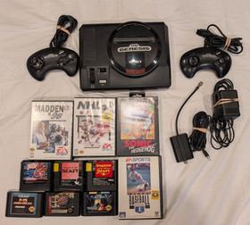 Sega Genesis 1601 Console w Controllers 10 Games TESTED