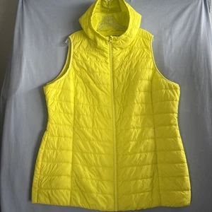 Torrid NWT Light Packable Puffer Vest Bright Yellow Hooded Full Zip Size 2X - Picture 1 of 13