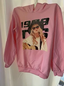 Taylor Swift Hoodie Pink Youth Girls Size L (160) NEW - Picture 1 of 2