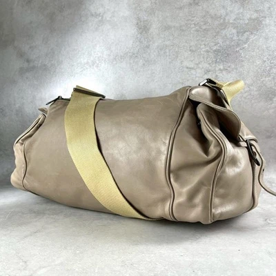 Auténtico bolso de hombro Bottega Veneta Boston de lona de cuero beige para hombre Foto 1 de 4