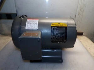 NEW BALDOR 1.5 HP AC ELECTRIC MOTOR 182 FR 208-230/460 VAC 3450 RPM TEFC M3605 - Picture 1 of 7