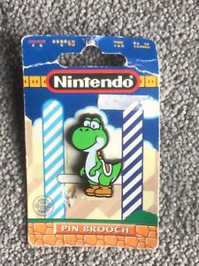 Super Mario Bros - Nintendo  - Super Mario Yoshi - Plastic Pin Badge Brooch