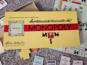 Vintage 1935-1946 Monopoly Parker Brothers Board Game Yellow Box - Picture 1 of 17