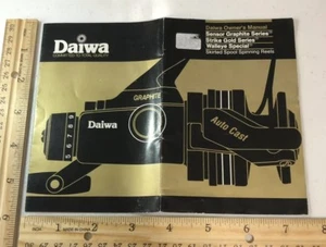 Carrete de pesca Daiwa Strike Gold Series manual para propietarios folleto caja inserto R12 - Imagen 1 de 2