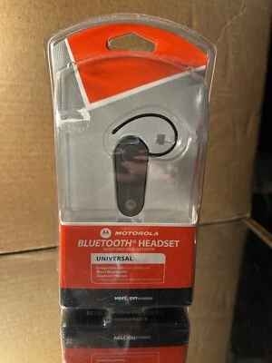 Motorola MBT385Z Silver Ear-Hook Headset - Image 1 of 3