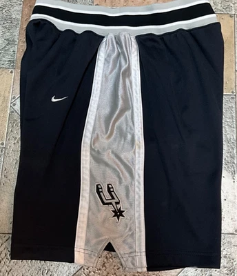 VINTAGE NIKE AUTHENTIC SAN ANTONIO SPURS-SHORTS 34 M Y2K NBA PRO CUT LKNEW - Image 1 of 4
