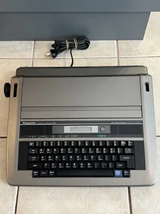 Panasonic Electronic Typewriter R530 With Spell Verification System Accu-Spell - Picture 1 of 7