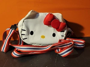 2019 Sanrio Hello Kitty Face Nylon Crossbody Purse Bag Red White Blue Strap - Picture 1 of 3