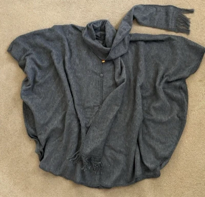 Poncho Capa Gris Alpaca Camargo con Bufanda Adjunta Hecho en Perú NUEVO con Etiqueta Foto 1 de 4