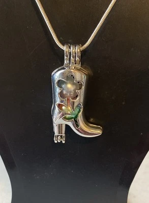 Bota de Vaquera - Acero Inoxidable - Medallón Perla Jaula Colgante - Soporta Hasta Dos 7mm Foto 1 de 4