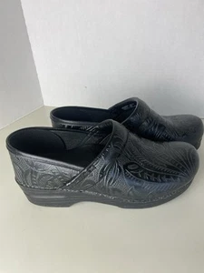 Dansko schwarze geprägte verzierte Damen Clogs Gr. 39 bequeme Schuhe - Bild 1 von 5