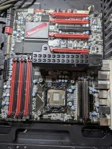 EVGA X58 Classified 3 Way SLI W / Manuals And Large Cooler Master Cooler - Afbeelding 1 van 6