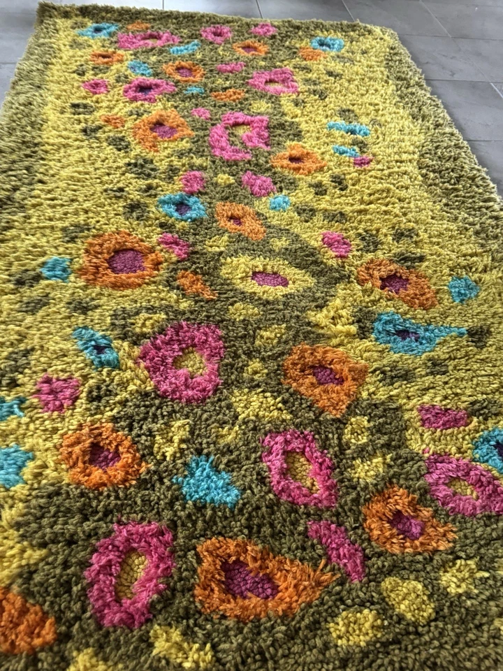 Impresionante Alfombra MCM Vintage Años 60/70 Mechonada a Mano Lana Peluda 3.5’x5.5’ Boho Hippie Foto 1 de 4