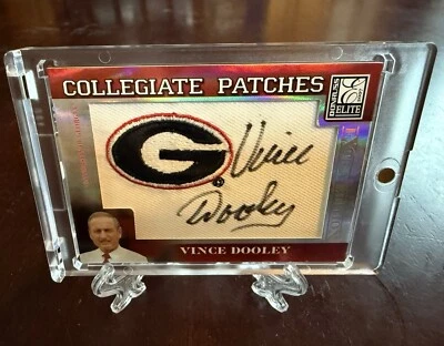 2007 Donruss Vince Dooley Collegiate patch - Image 1 of 3