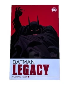 Batman Legacy Volume 2 Copertina Morbida Graphic Novel DC Comics Trade Paperback - Foto 1 di 6