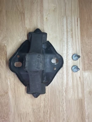 Soporte de montaje de suspensión de escape Volkswagen Jetta 1999-2005 OEM 1J0-253-144J Foto 1 de 4