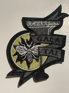 Oversized Bee Embroidered Patch New - Picture 1 of 2