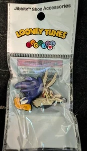Jibbitz Loony Tunes ROAD RUNNER & COYOTE Crocs Shoe Charms Pk.2 Mint in Package - Picture 1 of 2