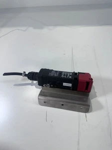 OMRON D4SL-N4NFG-DN Safety Interlock Switch USED - Picture 1 of 3