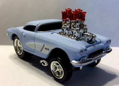 MUSCLE MACHINES GASSER 1962 CHEVY CORVETTE 1/64 DIECAST 62 CORVETTE - ROXO - Imagem 1 de 4