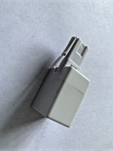 US Buchse auf UK Stecker Telefon Adapter - Bild 1 von 3