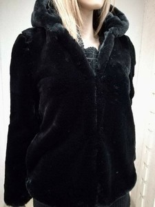 giacca finta pelliccia nera